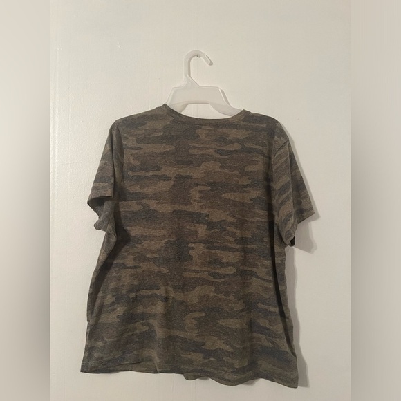 lucky brand women’s lightweight camo top short sleeve - Picture 2 of 4